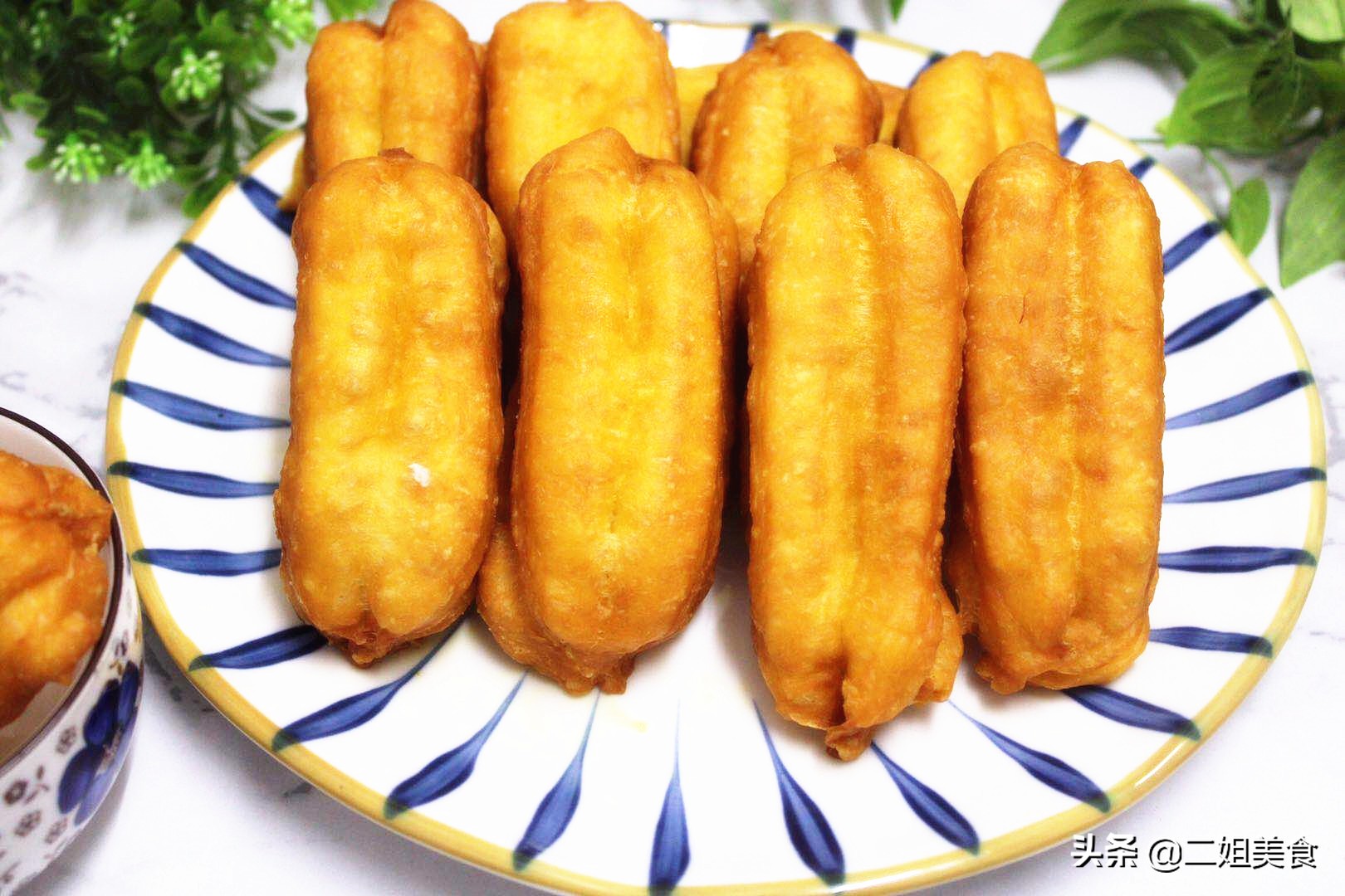 如何分辨加了明矾的油条，大厨告诉您，以后别乱买了