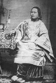一位虚构的中国女英雄,被美国人传颂100年,至今还拿她吸引游客
