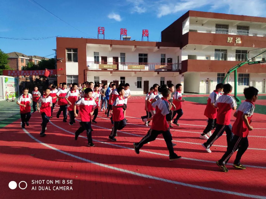 充实 ·精彩 ·高效——华一双师小梅花学校数学夏令营的一天