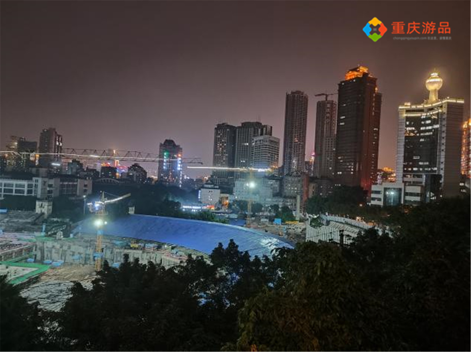 重庆90后小伙夜探鹅岭，小巷子越深越暗，吓得他一口气跑了回去