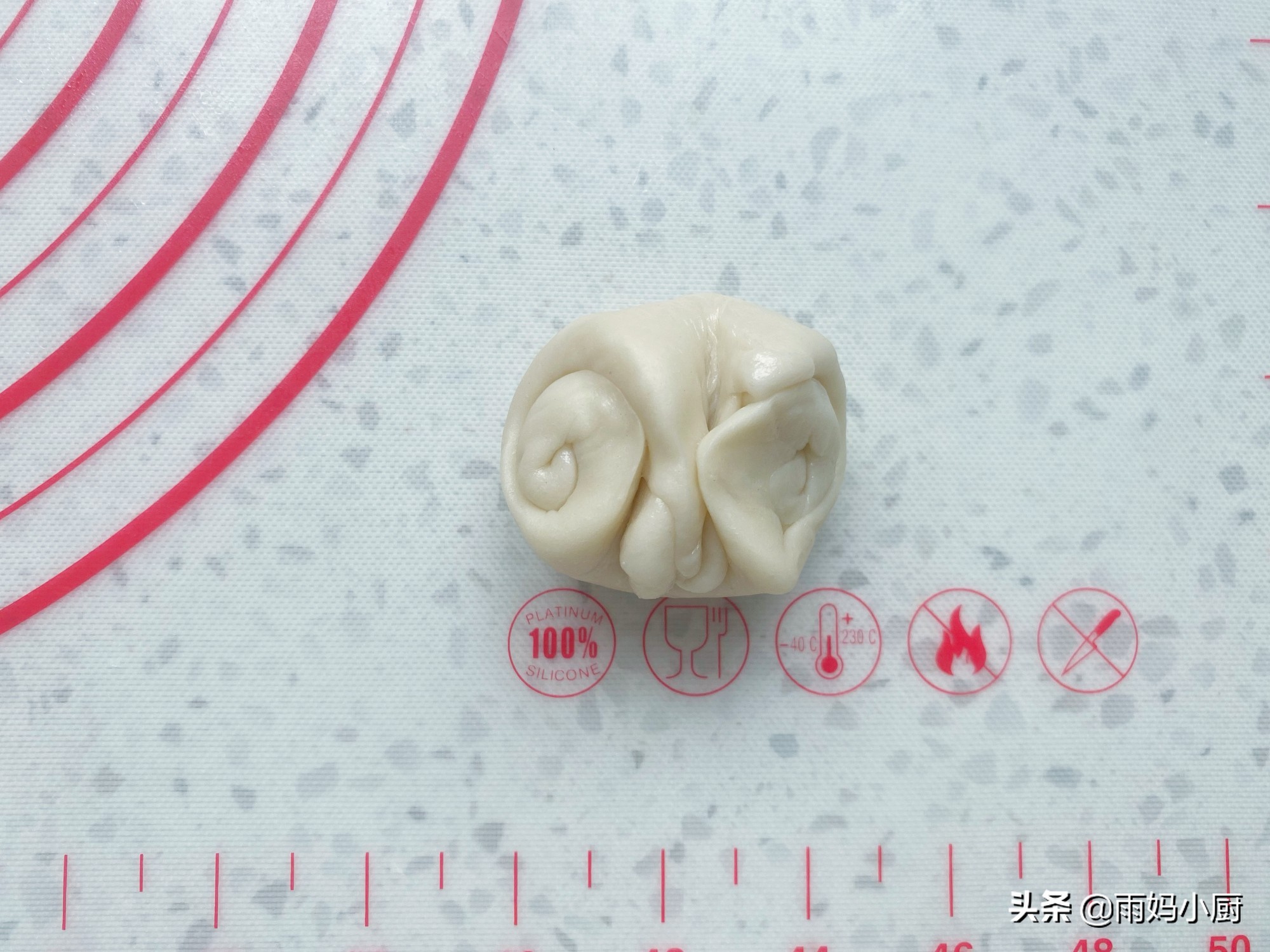 70岁老妈爱吃的绿豆饼，在家就能做，外酥里香又清甜，解暑必备