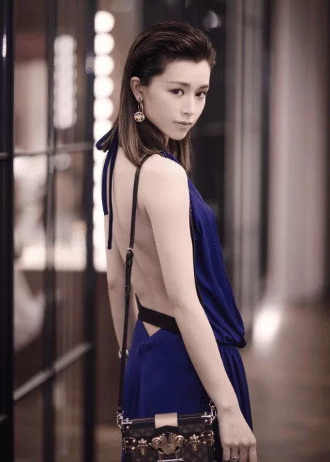 谢霆锋曾对她一见钟情，陈冠希为追她戒烟，网