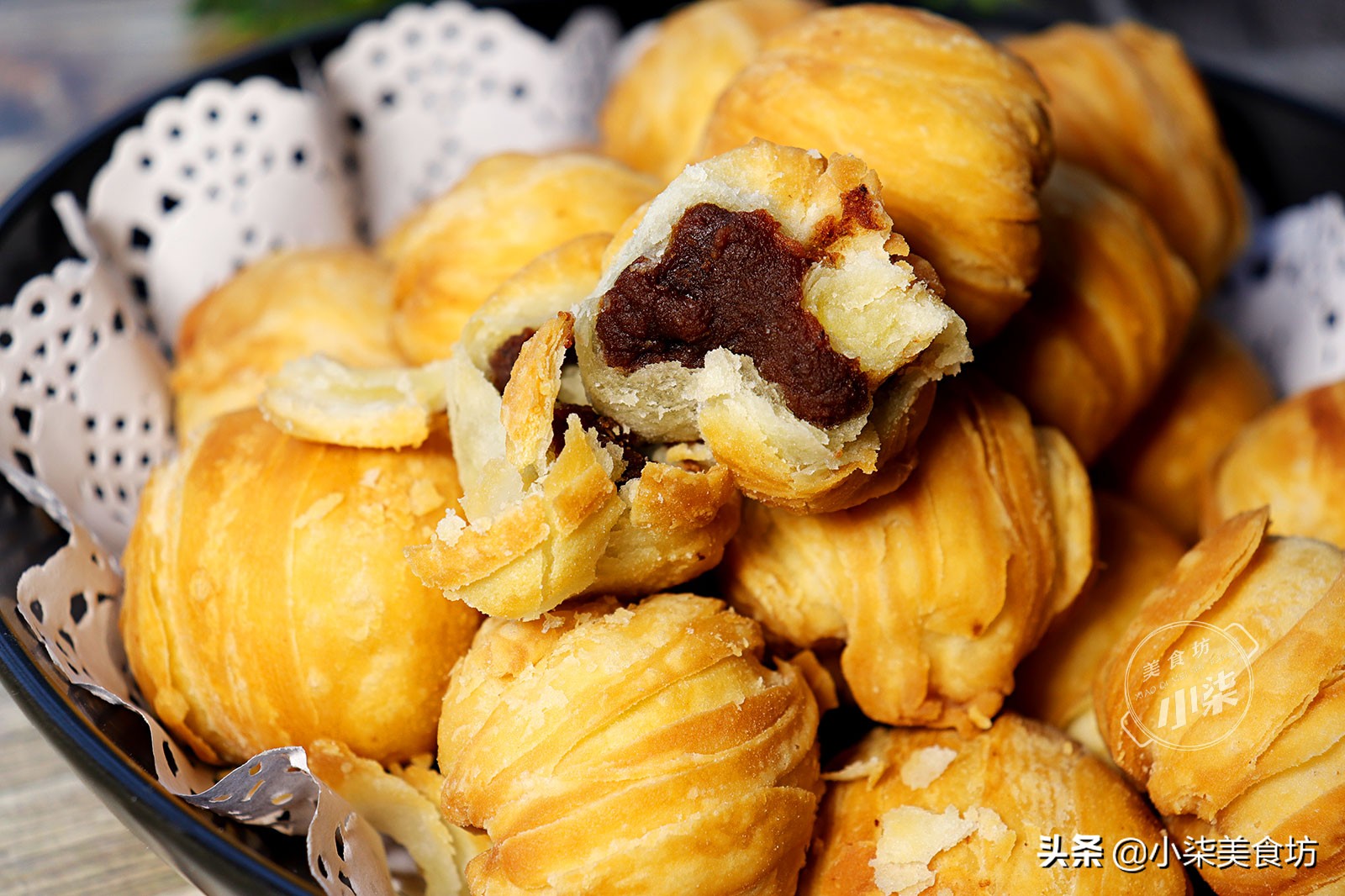 一口酥，做法简单无难度，外酥里软一口一个，越吃越香，太解馋了