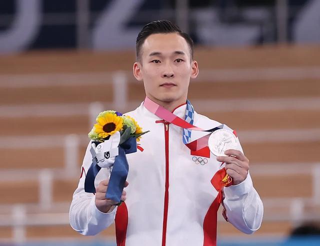 国际体联成大笑话，菲律宾选手为肖若腾加戏，日本奥组委一脸尴尬