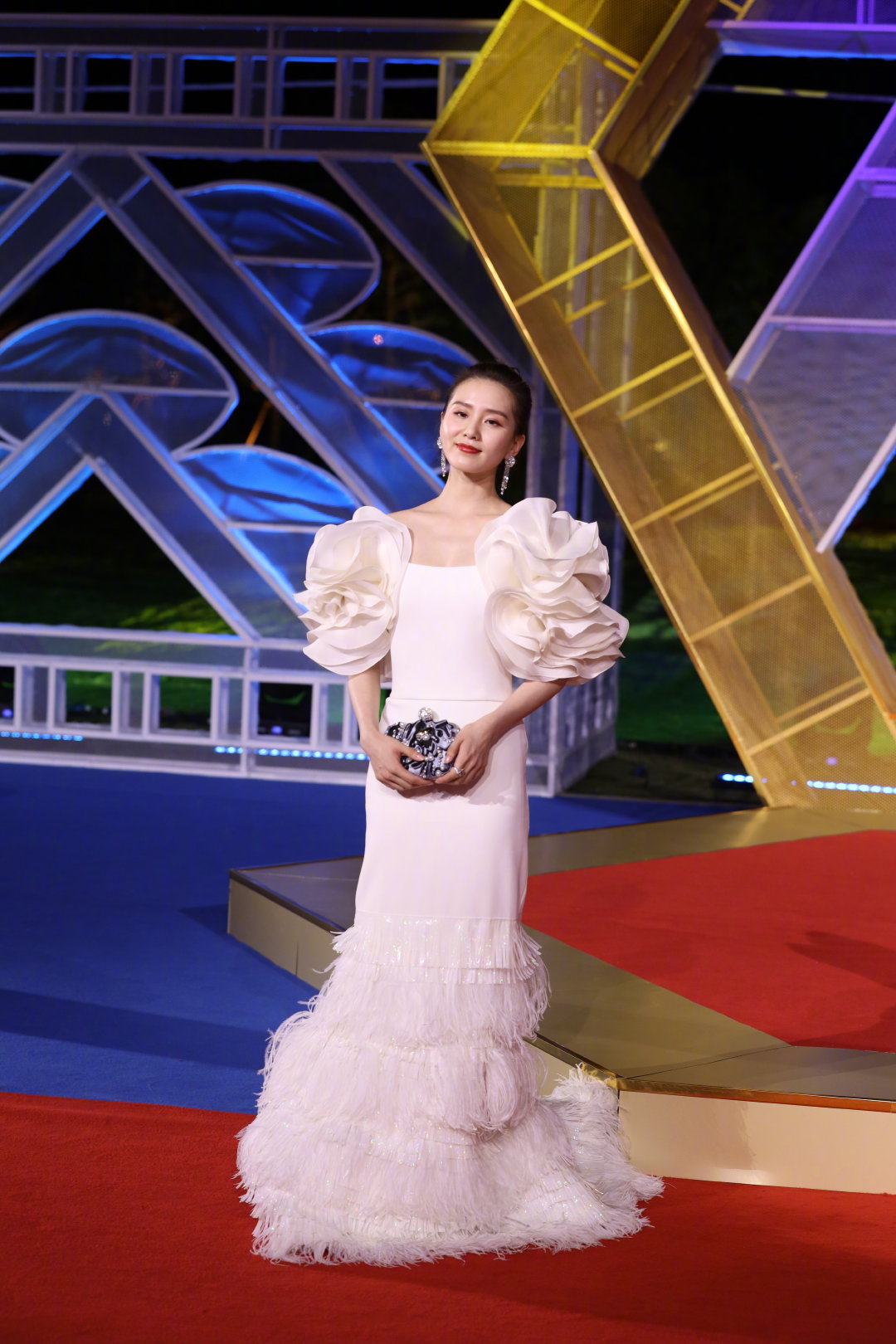金鸡闭幕红毯生图：刘诗诗艳压，杨幂秀出曼妙