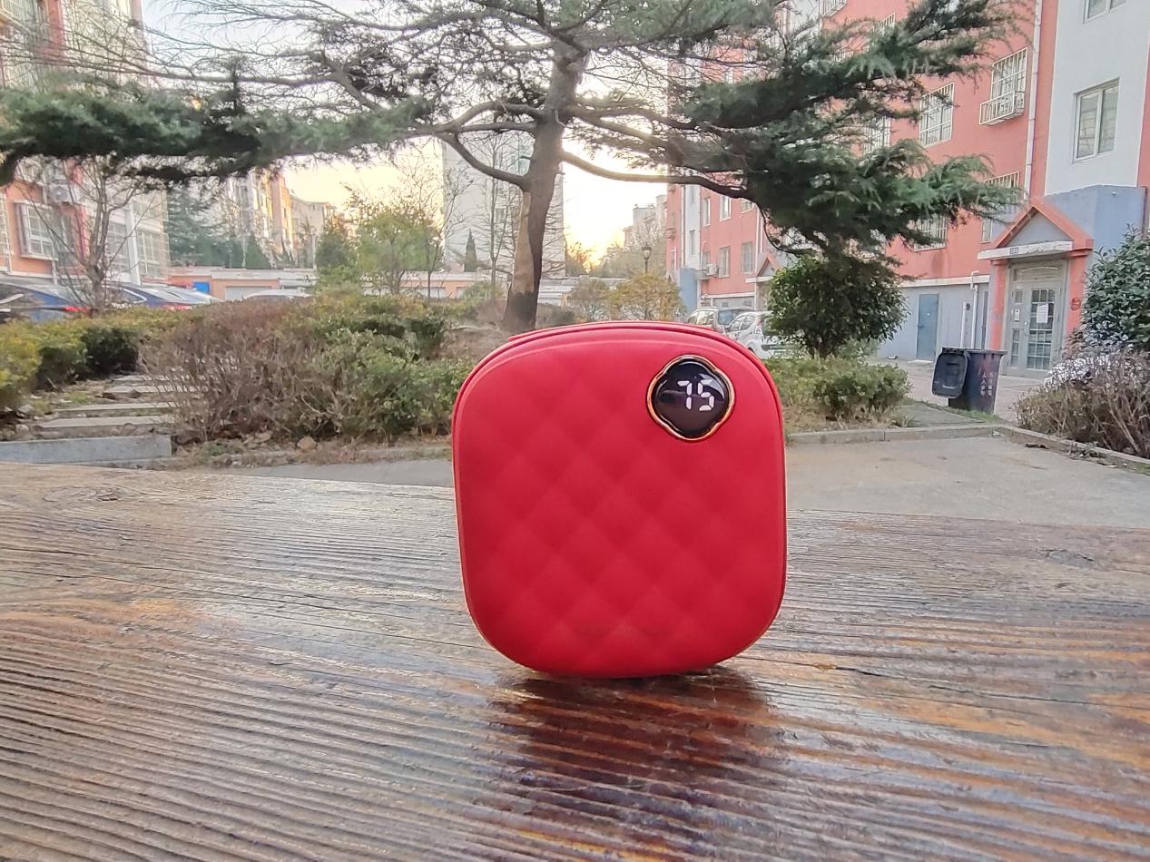 沃品WH-07暖手充电宝，冬天玩手机妈妈再也不用担心我的手冷