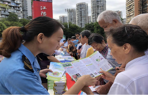 泸州：多部门开展食品安全宣传周集中宣传活动