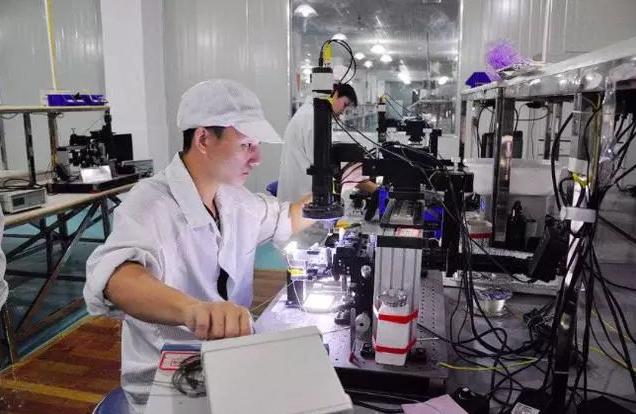 面对美国压力，荷兰停售光刻机，我国专家力挽