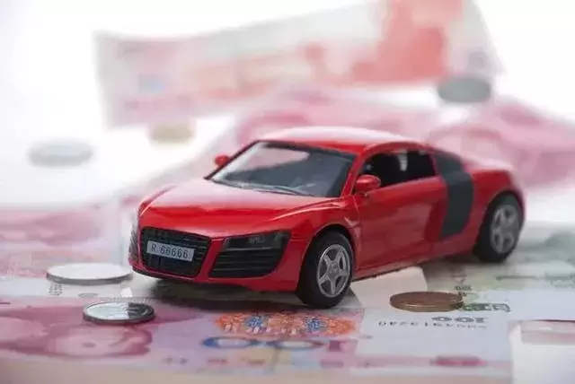 河南南阳:墙皮坠落砸坏私家车 ,物业、开发商、业主谁来赔?法院判了