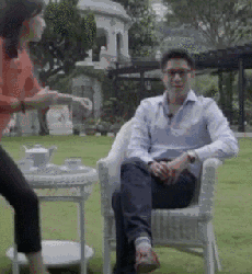 霍启刚郭晶晶甜蜜爱情上热搜，两人带儿子看书展，生活简单却幸福