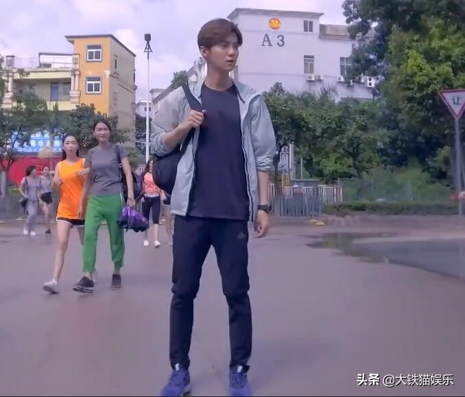 求求导演们来趟凡间吧，国产剧尽是卡里只剩1