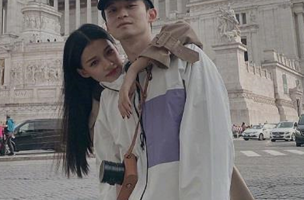 张国立陈凯歌都没把儿子捧红，而他的儿子曾默默无闻，如今爆红