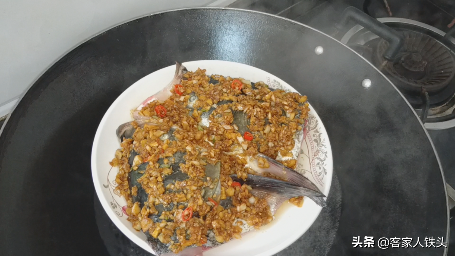 魚頭除了剁椒還可以加什麼做？ 試試客家一個吃法，香嫩好吃超簡單