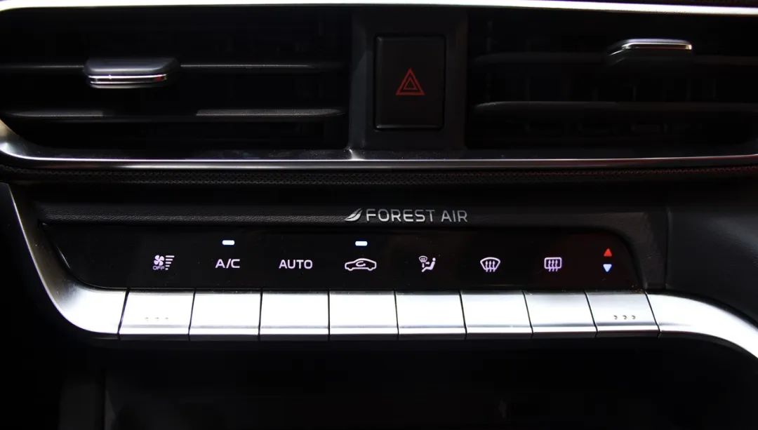 预售价11.59万起！长安UNI-T除了设计运动，开起来