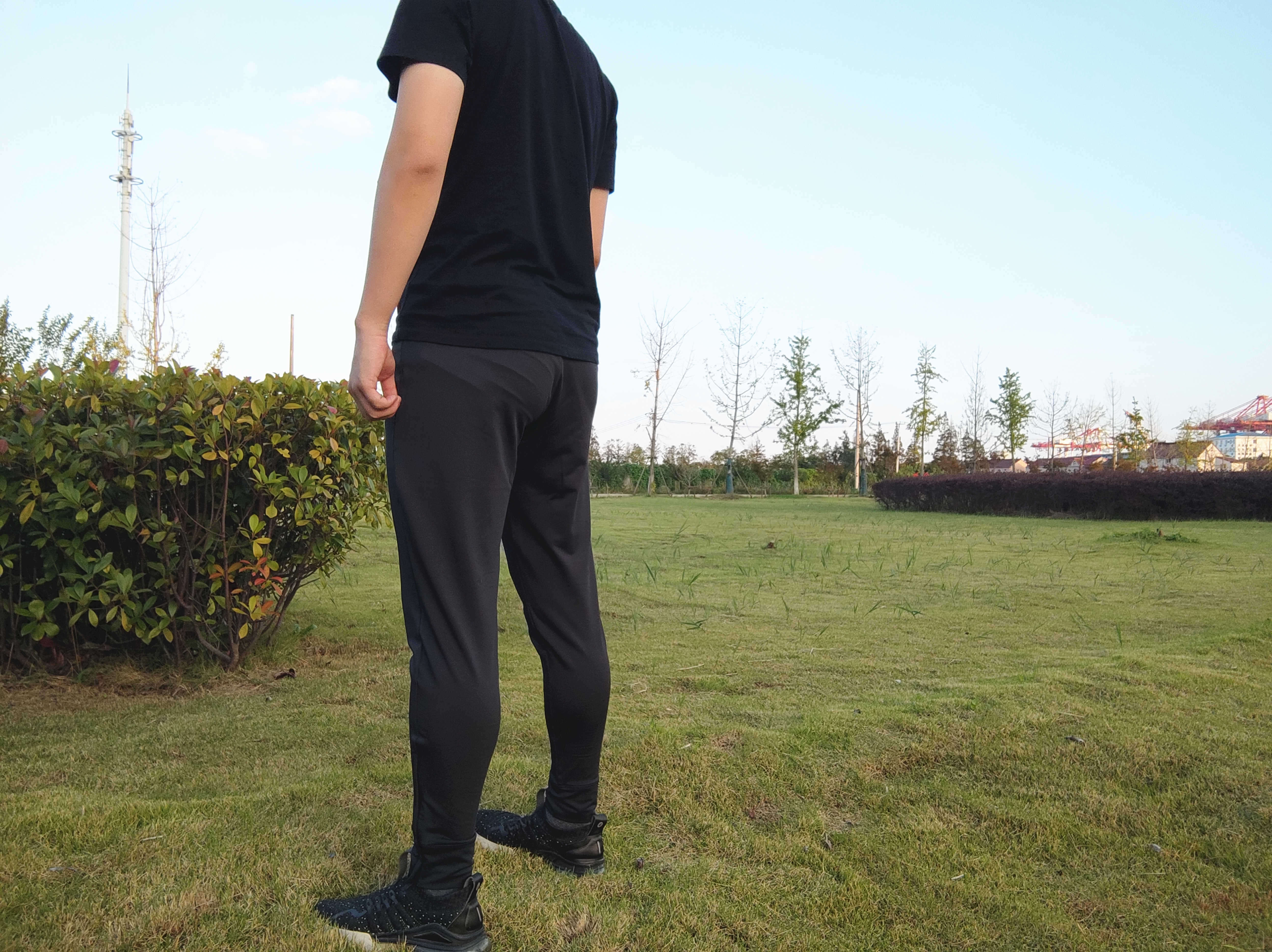 吸湿排汗，穿脱方便，这条运动裤是运动的“最佳搭档”