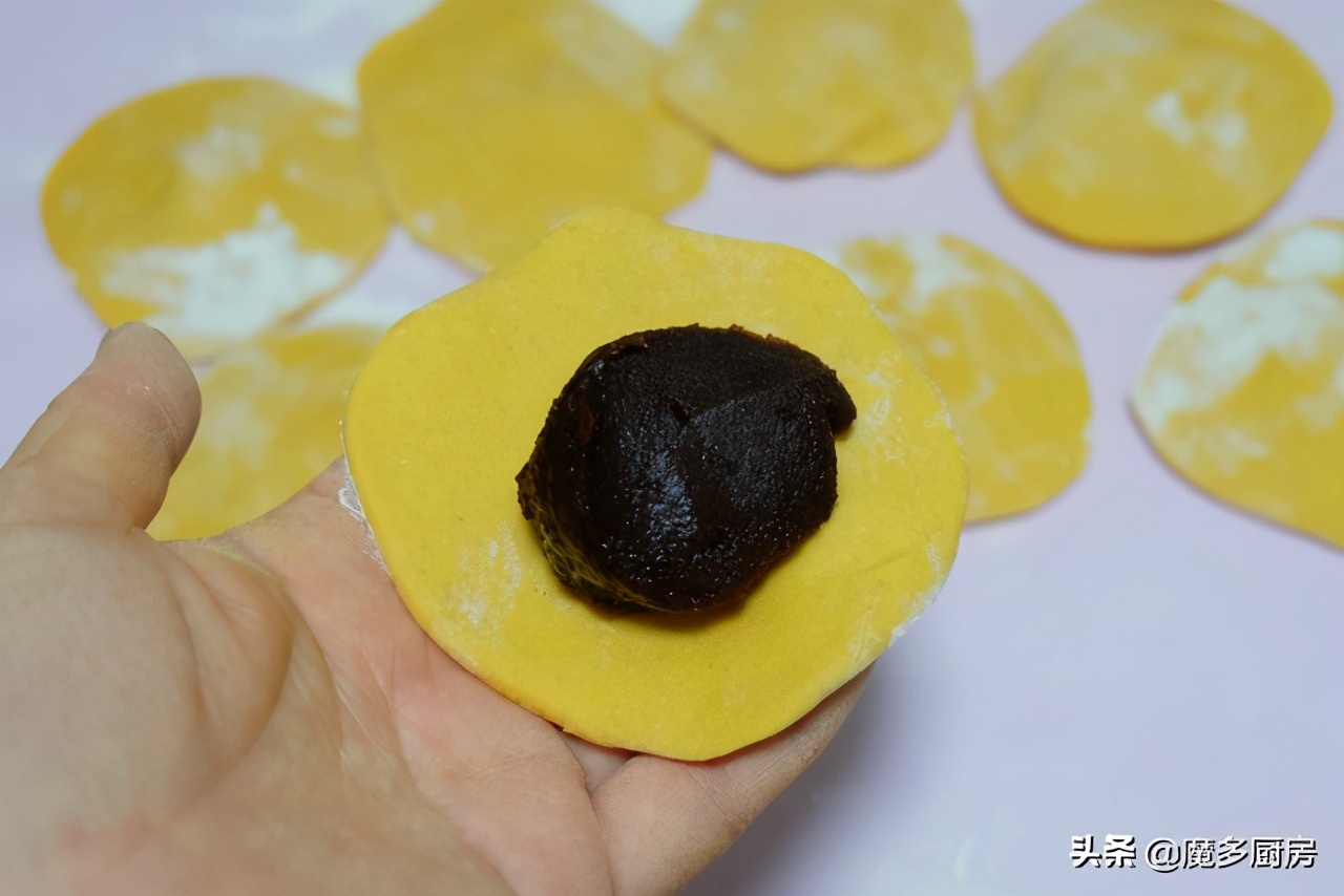 早起一小時，蒸一盤好吃又好看的豆沙包，不放水不加糖，香軟誘人