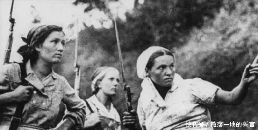 苏联女兵二战时期被俘死亡率极高, 而且还必须穿