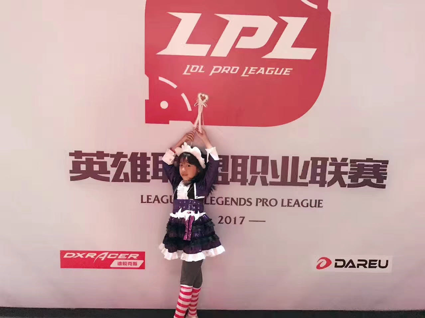 当电竞女强人成为母亲：有人放弃股权，有人带