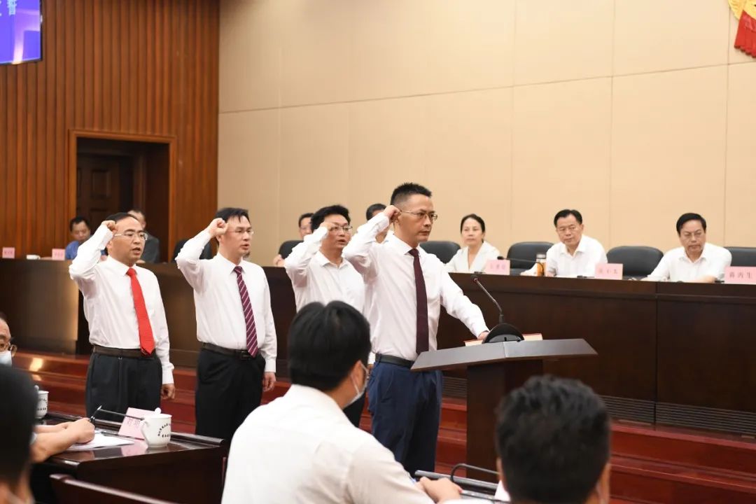 市五届人大常委会举行第四十六次会议