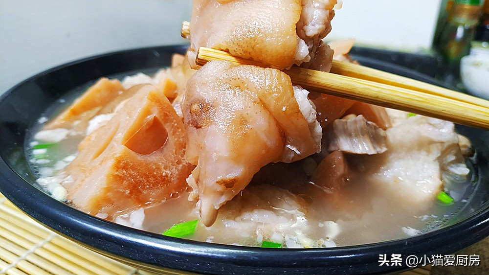 圖片[1]-秋冬季節蓮藕和豬蹄要這樣吃 配料和做法都很簡單 燉一鍋不夠吃-起舞食譜網
