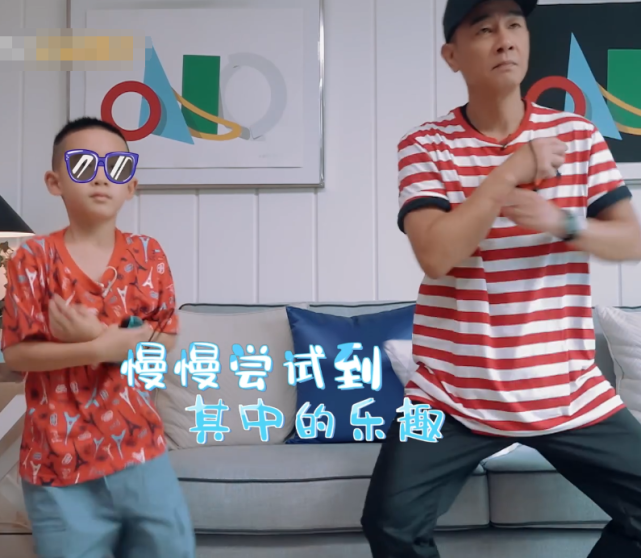 新生日记2：小小春的情商多高？请陈小春帮忙时说的话，暖化了