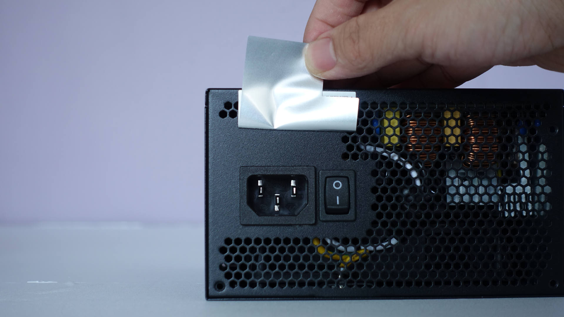 骨伽GEX 850W：风扇智能转停，电压稳定