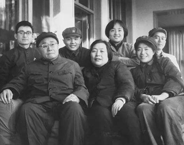 刘伯承夫人汪荣华，长征结缘，相伴半世纪，照