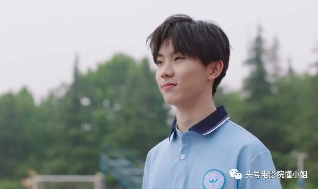 娱乐圈又上演丑陋一幕!明星出门带打手?道歉不如学学前辈葛优