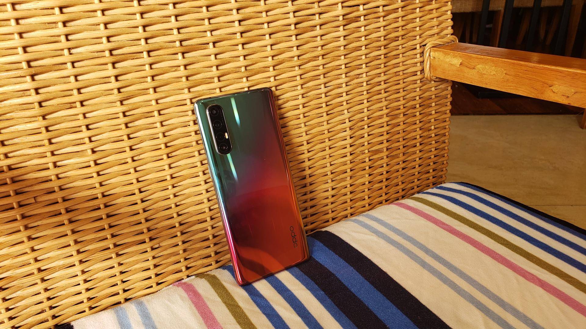 OPPO Reno3 Pro入门评述：现阶段最轻巧的5G手机上，没有之一