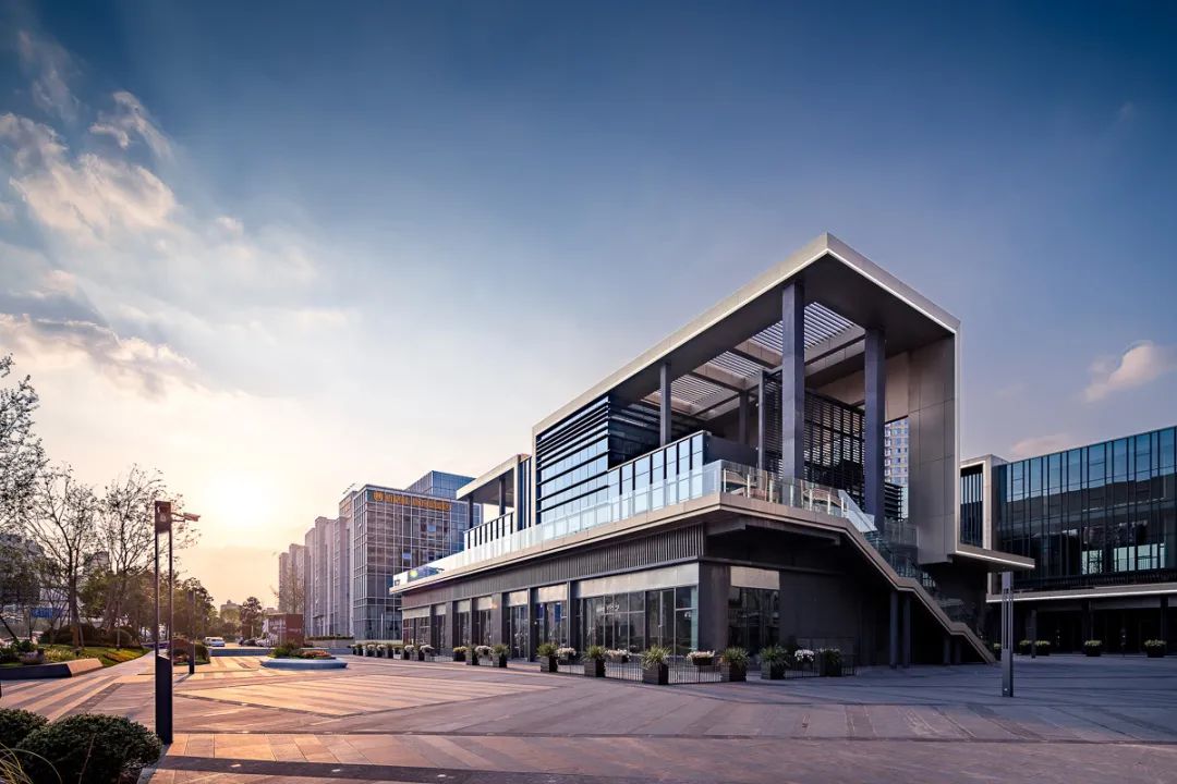 麓山芯封面，约240亩繁华大城兑现