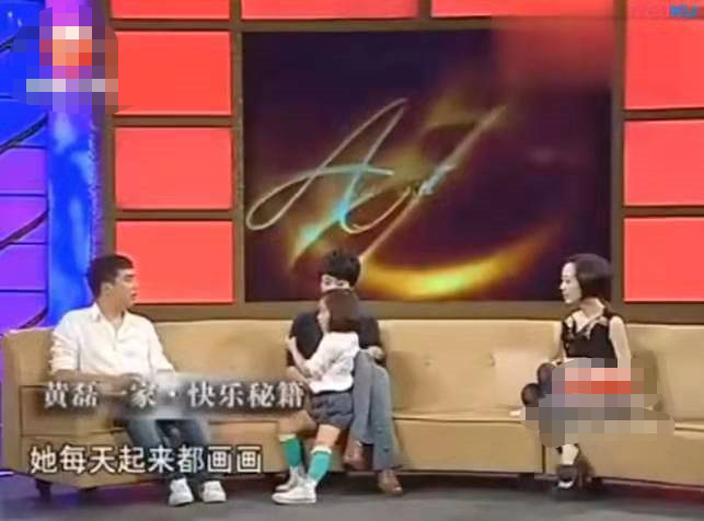 黄多多为出道铺路？再拍时尚大片略显成熟，5岁