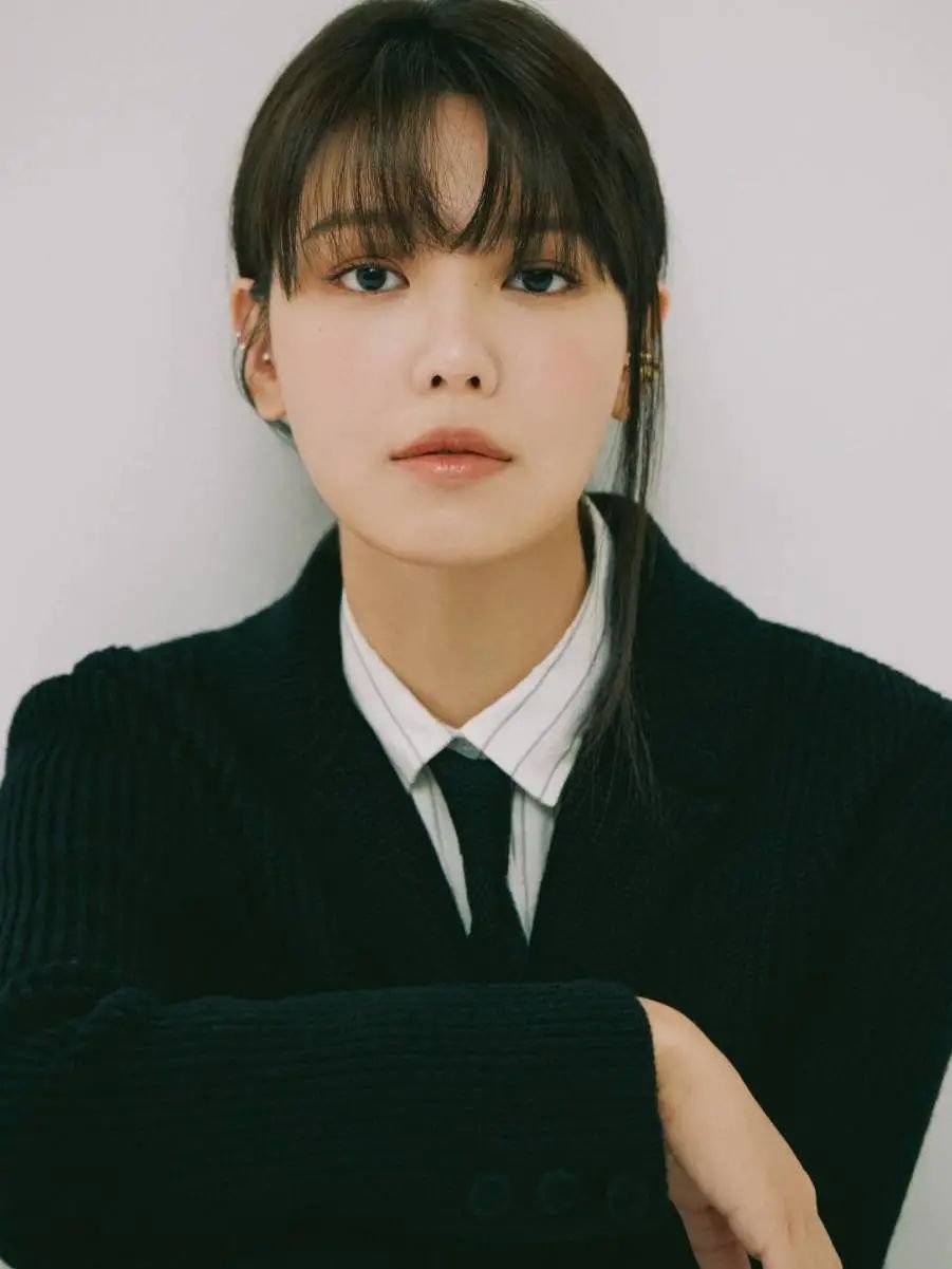 别再“披头散发”了！这4款冬季发型才够美够撩