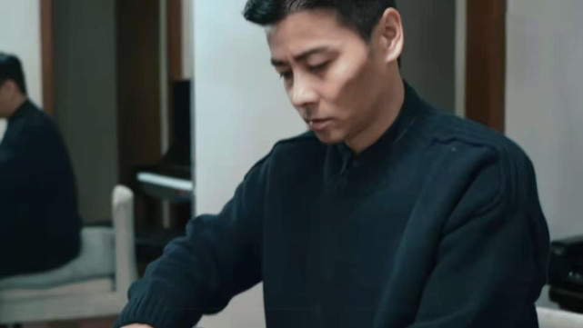 張晉新年首曬全家福，三個兒女同框送祝福，豪宅內景罕見曝光