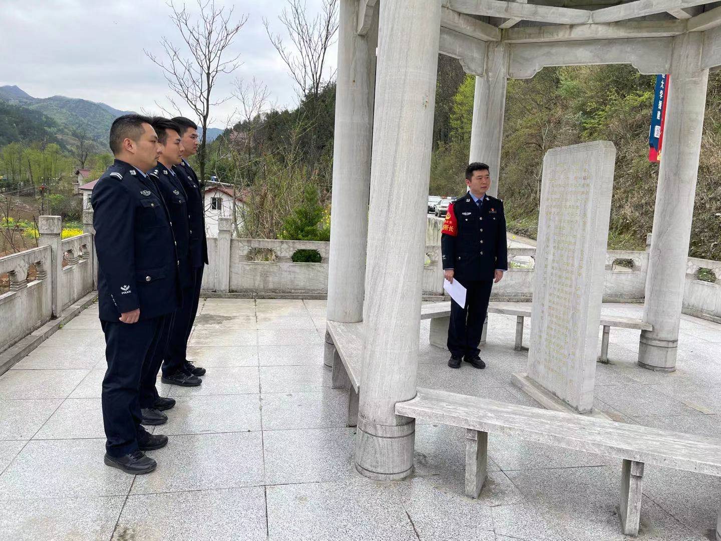 略阳公安：瞻仰红色革命遗址 筑牢党性忠诚根基
