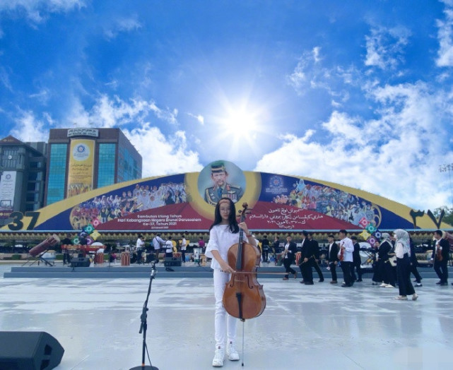 吴尊|老父亲的骄傲！吴尊女儿在文莱国王面前演奏大提琴 有颜有才太吸睛