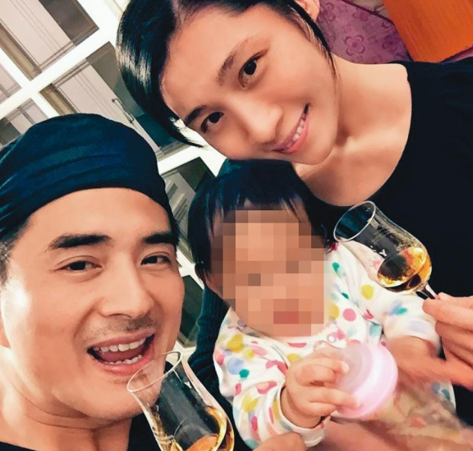 52岁台湾男星再次出轨？多次密会富婆，曾在豪车