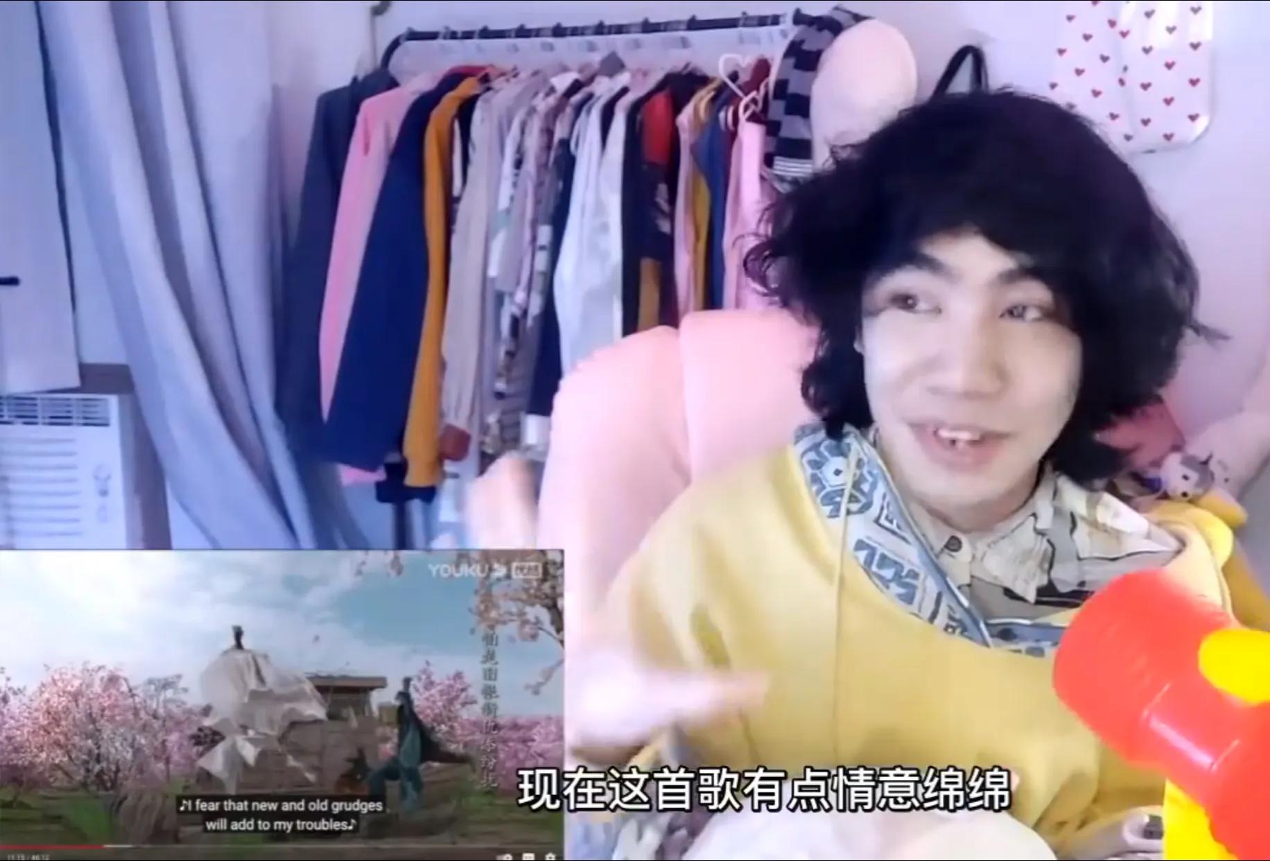 " the land of country makes " abroad heat sows: Two did not sow camera lens to pour out of greatly, english caption makes window