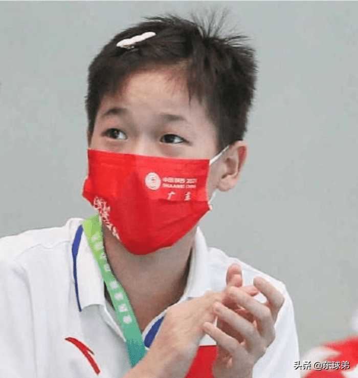 用9000元手机，全红婵飘了？真相曝光，红姐把“豪礼”送给闺蜜