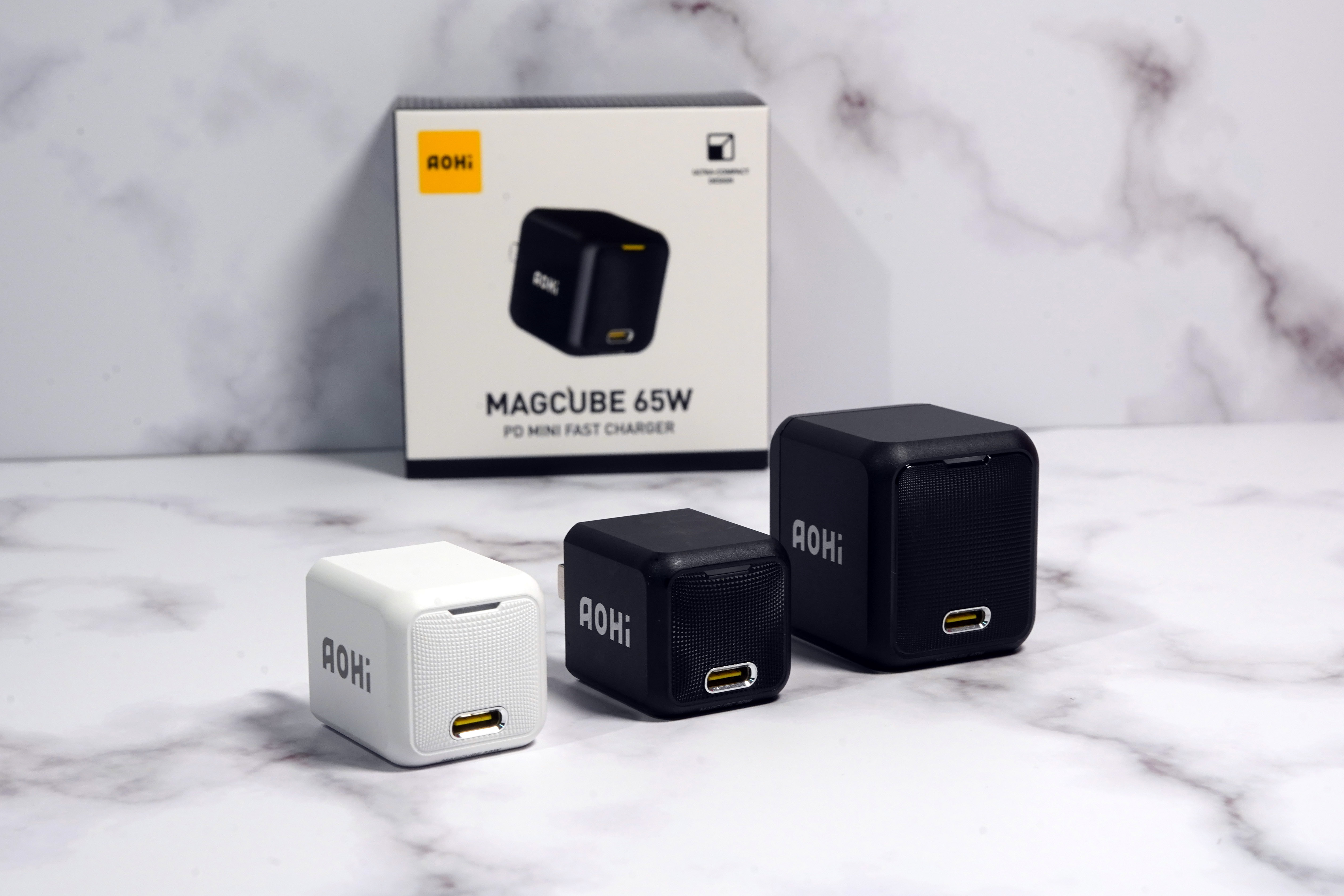 为自己“减负”，出门充电，只需一个Aohi 65W快充充电头
