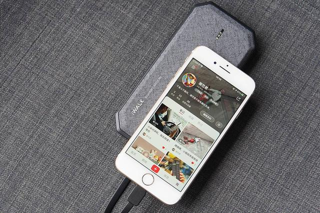 拯救用电恐慌的双机党，iWALK自带线充电宝实战体验