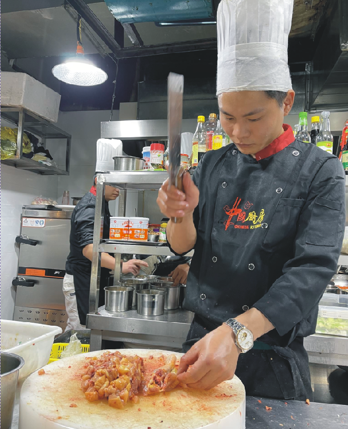 锦江区久曾鑫翘脚牛肉店：弘扬传统 传承美食