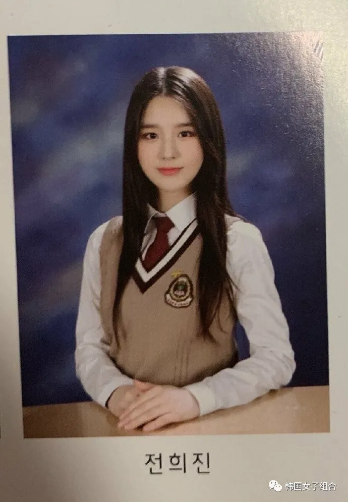 真的是小狗狗本人的这位女团爱豆,和小时候一模一样地长大了