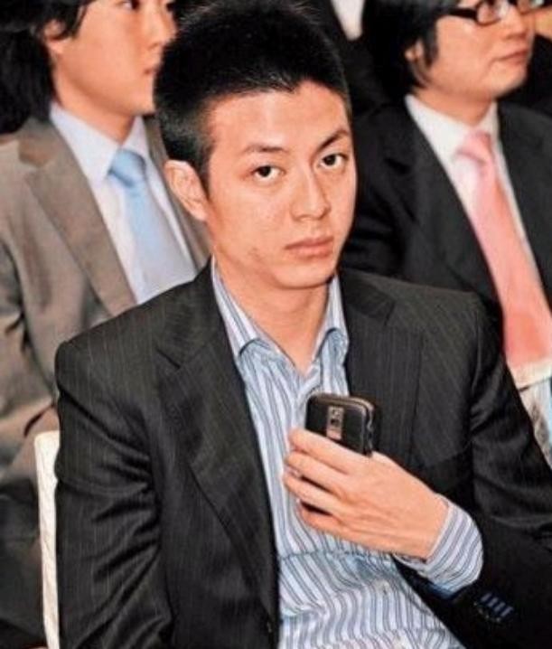 向太內(nèi)定的兒媳婦，卻跟陳冠希傳出緋聞，最后嫁給大16歲的陳小春