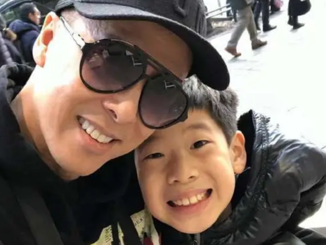 有种“基因”叫甄子丹女儿，避开爸爸所有基因，与妈妈复制粘贴