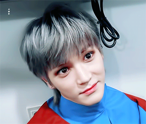 眼型纤长眼睛超大的这位男团爱豆