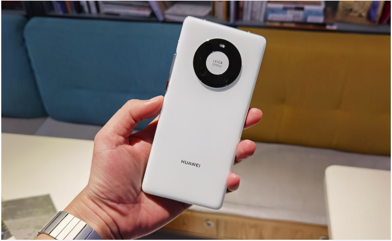 華為再次上架�新機�，反被�花粉�吐槽，有這錢不買蘋果？