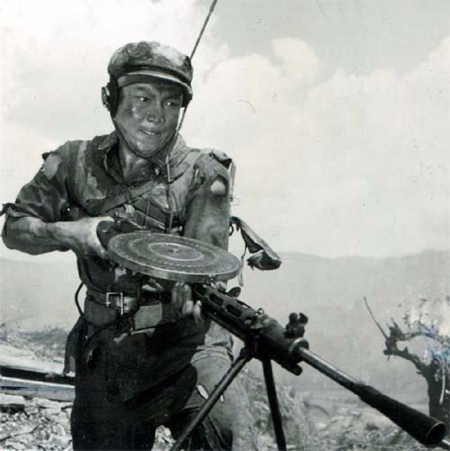 吃鸡里的大盘鸡，上甘岭上的唱片机，一挺机枪