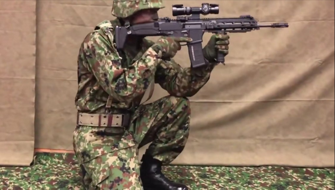 日本展示新型突击步枪，比利时FN儿很浓，性能是