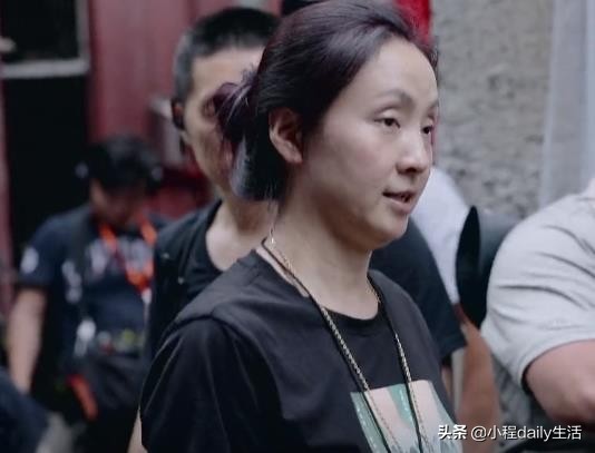 徐峥老婆不化妆长什么样？小陶虹纯素颜曝光：再也不信“冻龄”了