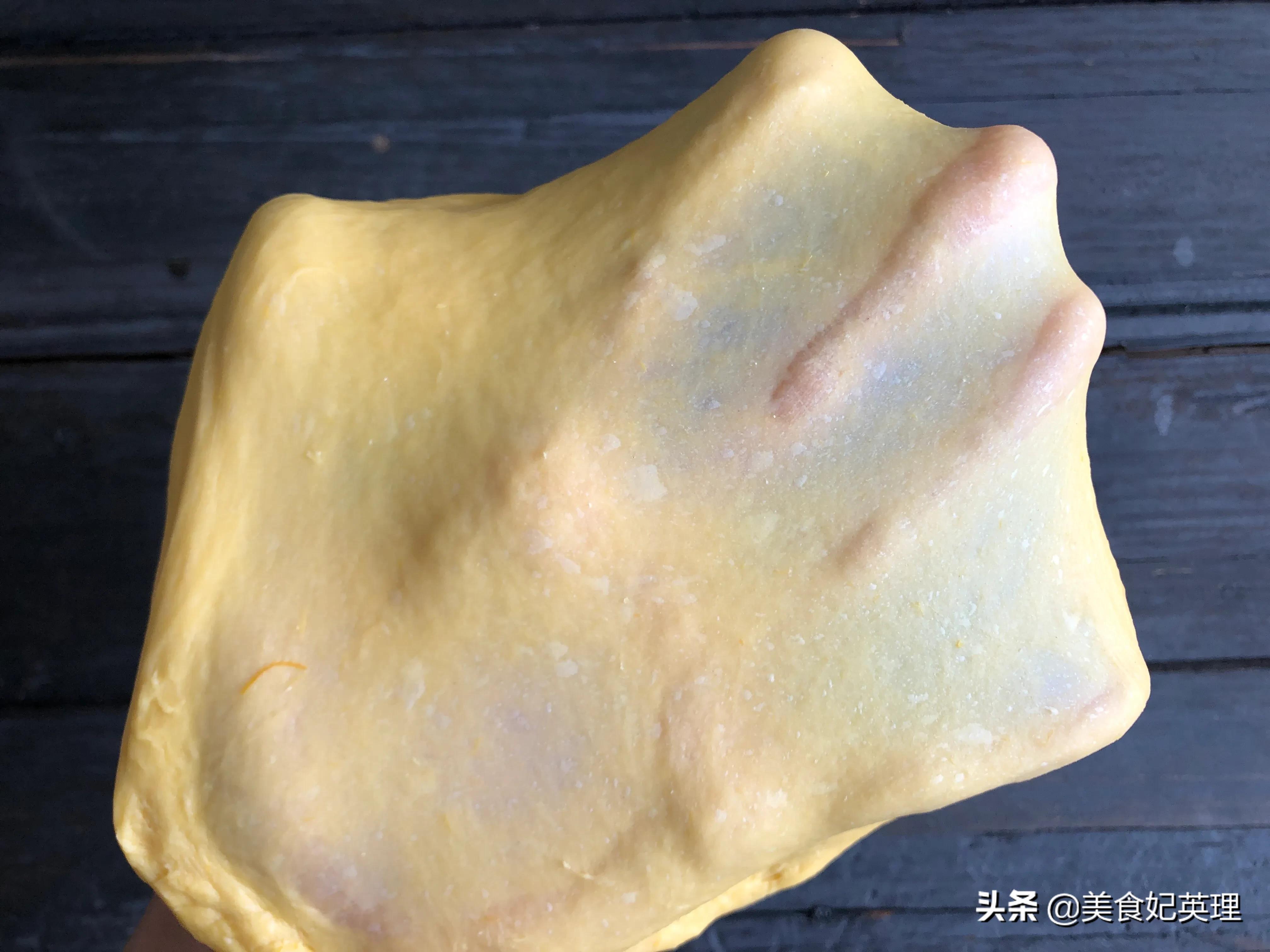这面包不放色素却能金灿灿，香软异常特好吃，没想到竟是用它做的